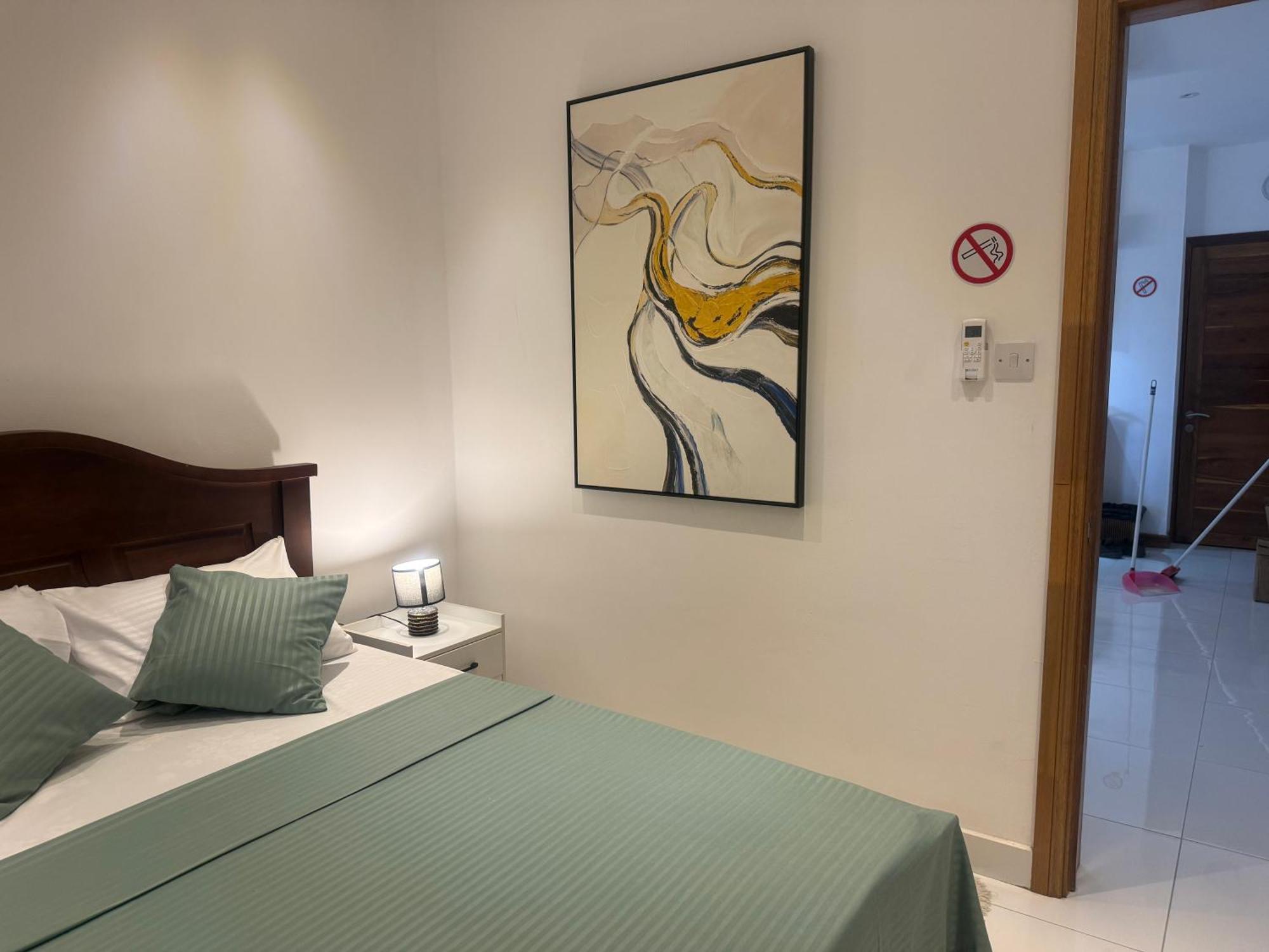 Kensington Seaviews Apartment